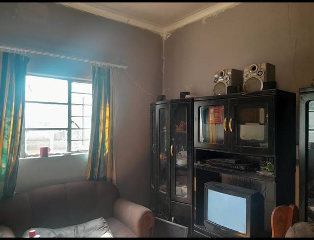 3 BEDROOM HOUSE FOR SALE IN OOS EINDE